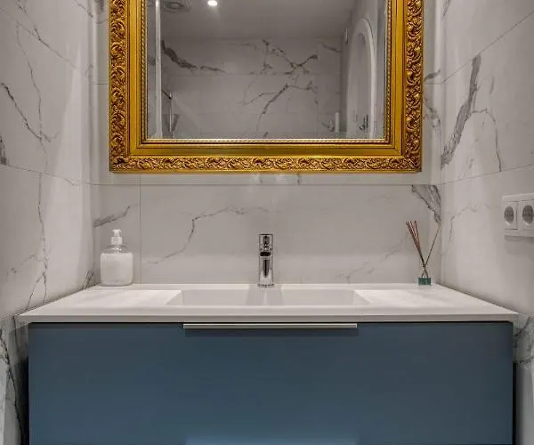 Always Easy I Bellas Artes *